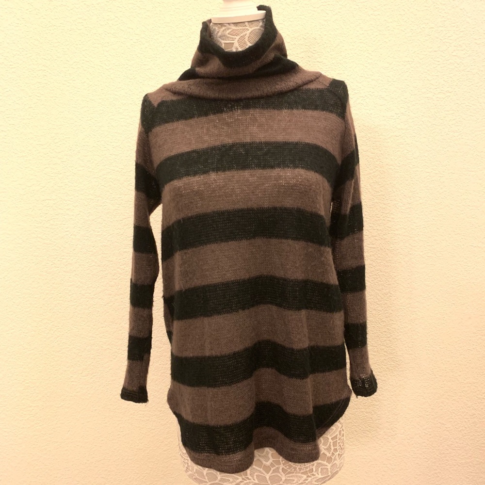 Acemi Turtleneck Striped Black & Brown Sweater